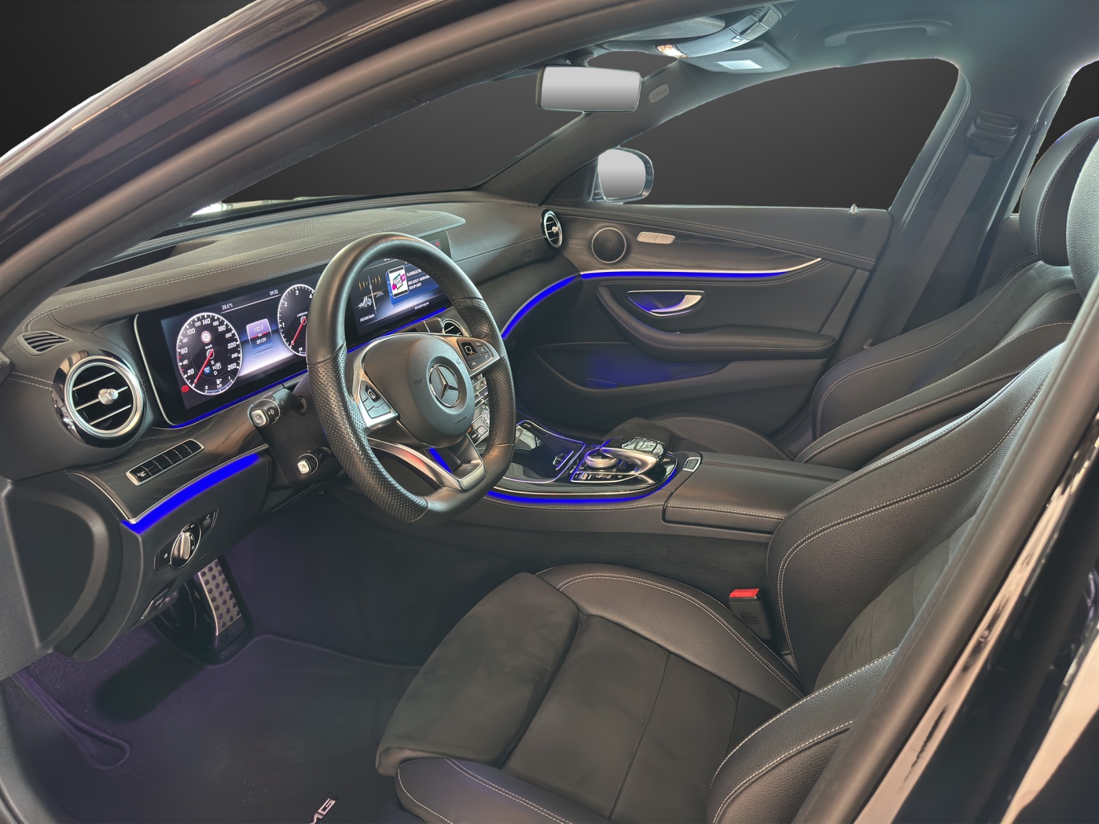 MERCEDES-BENZ E 220 d AMG Line 4Matic-image-8
