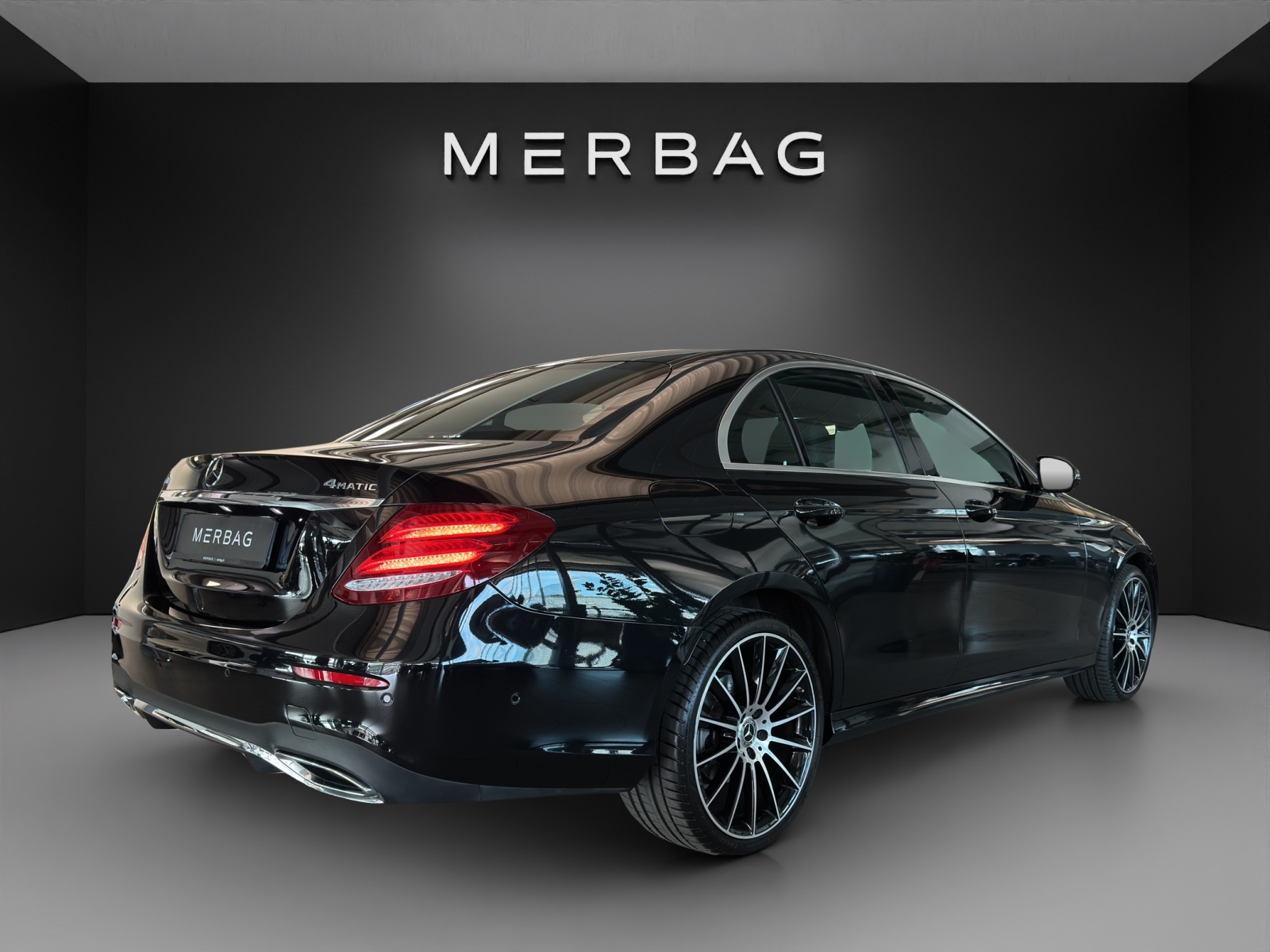 MERCEDES-BENZ E 220 d AMG Line 4Matic-image-5