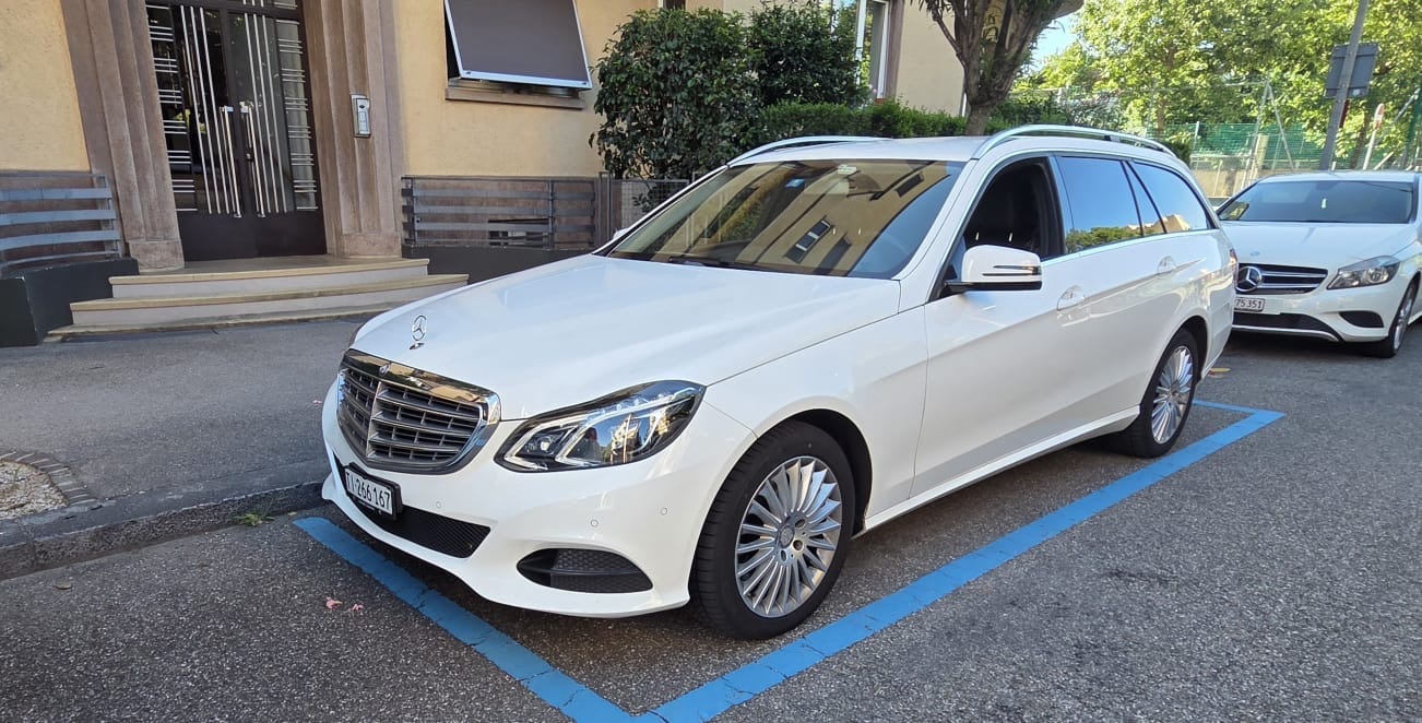 MERCEDES-BENZ E 220 BlueTEC 4Matic 7G-Tronic-image-0