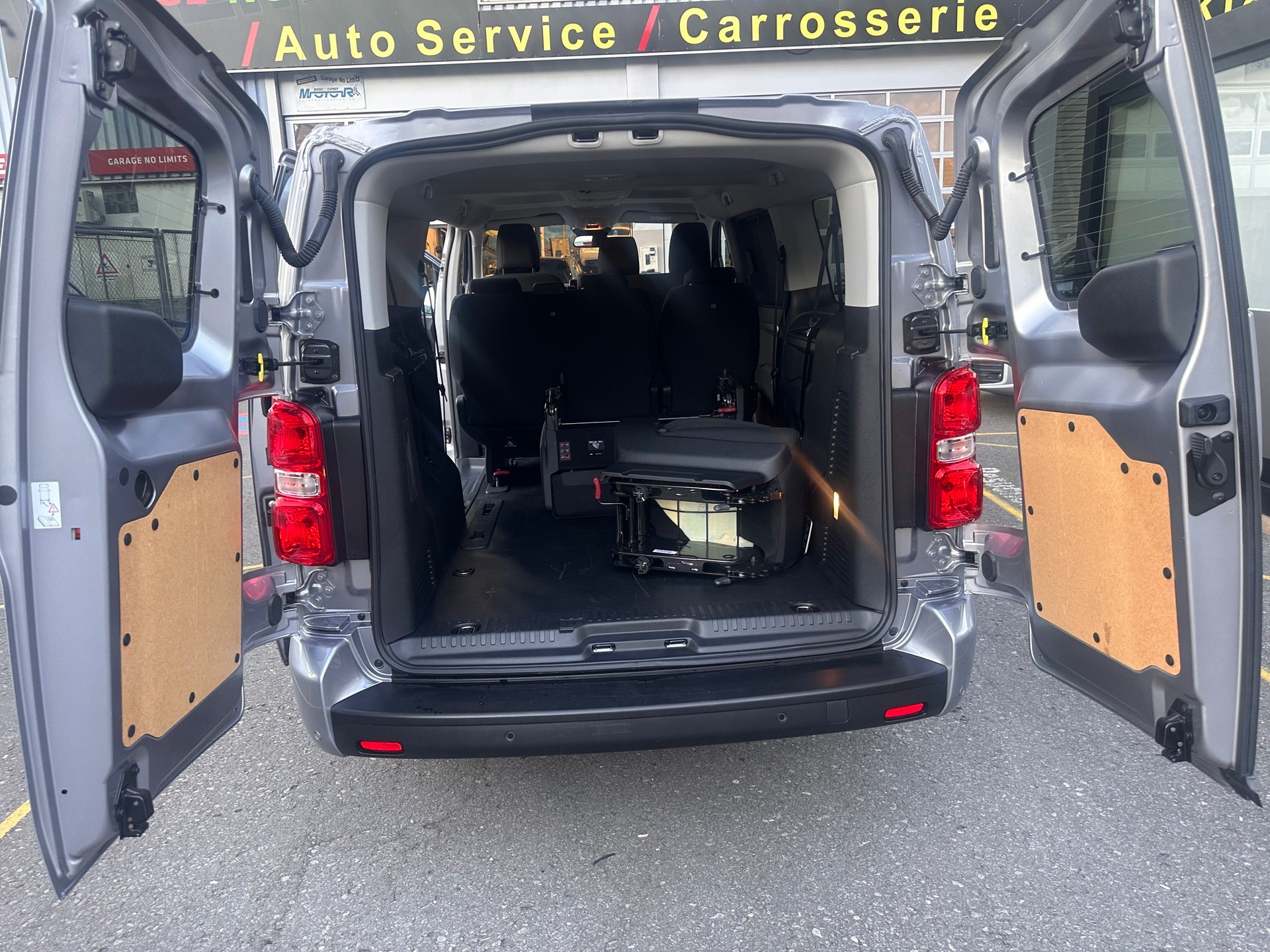 TOYOTA Proace Verso 2.0 D-4D Trend Long Aut.-image-11