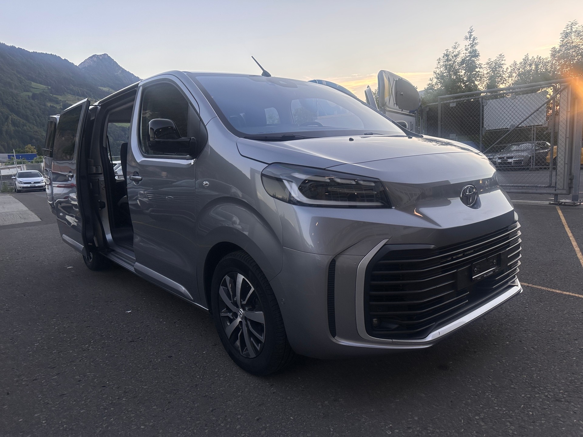 TOYOTA Proace Verso 2.0 D-4D Trend Long Aut.-image-0