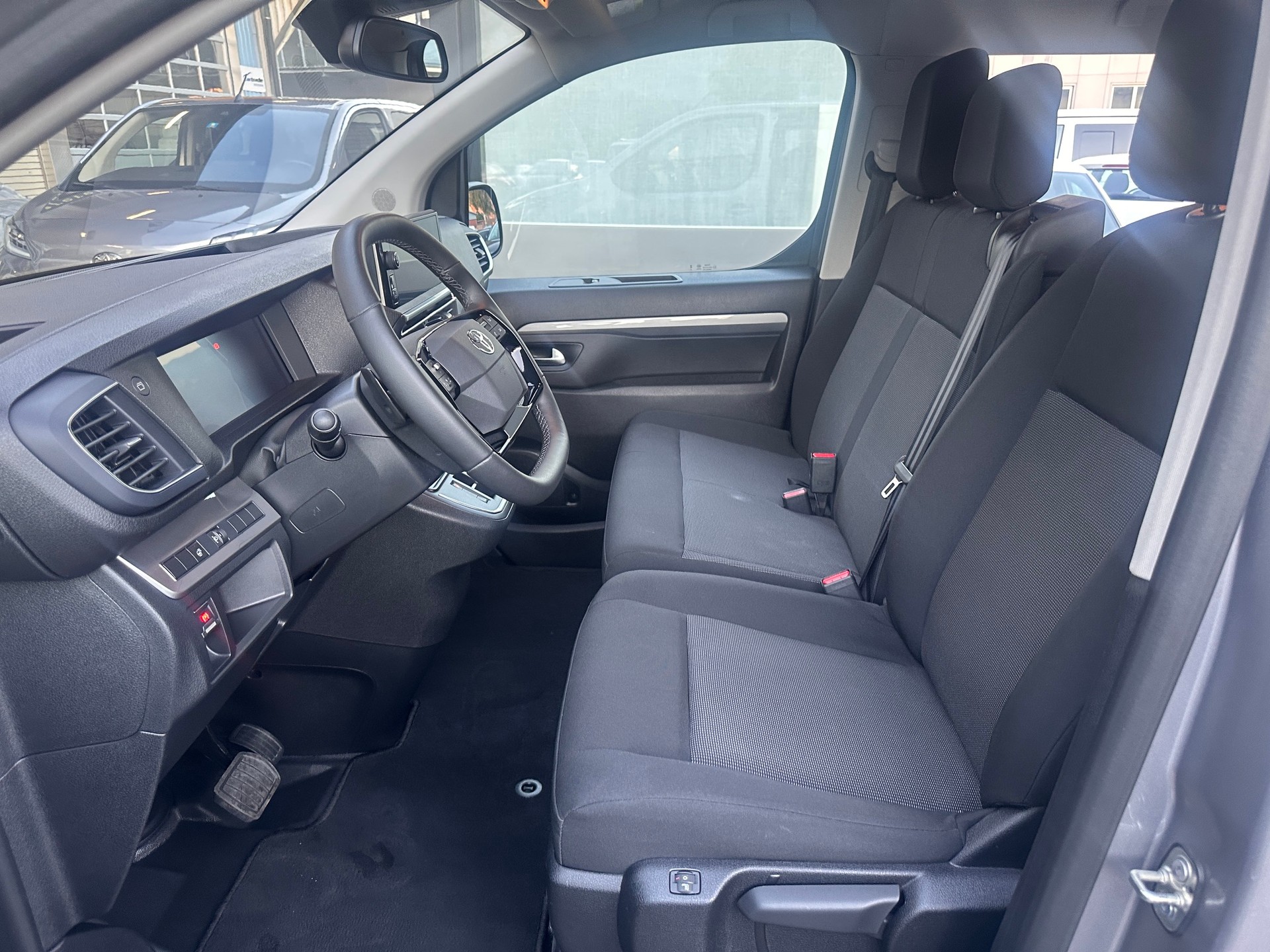 TOYOTA Proace Verso 2.0 D-4D Trend Long Aut.-image-5