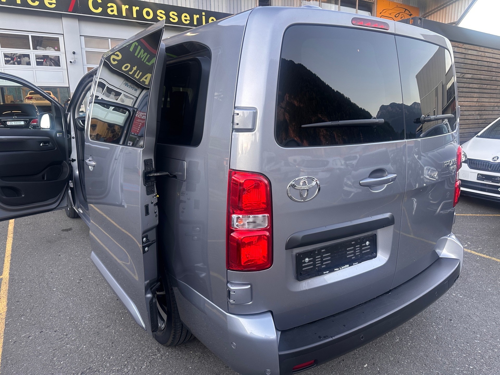 TOYOTA Proace Verso 2.0 D-4D Trend Long Aut.-image-7