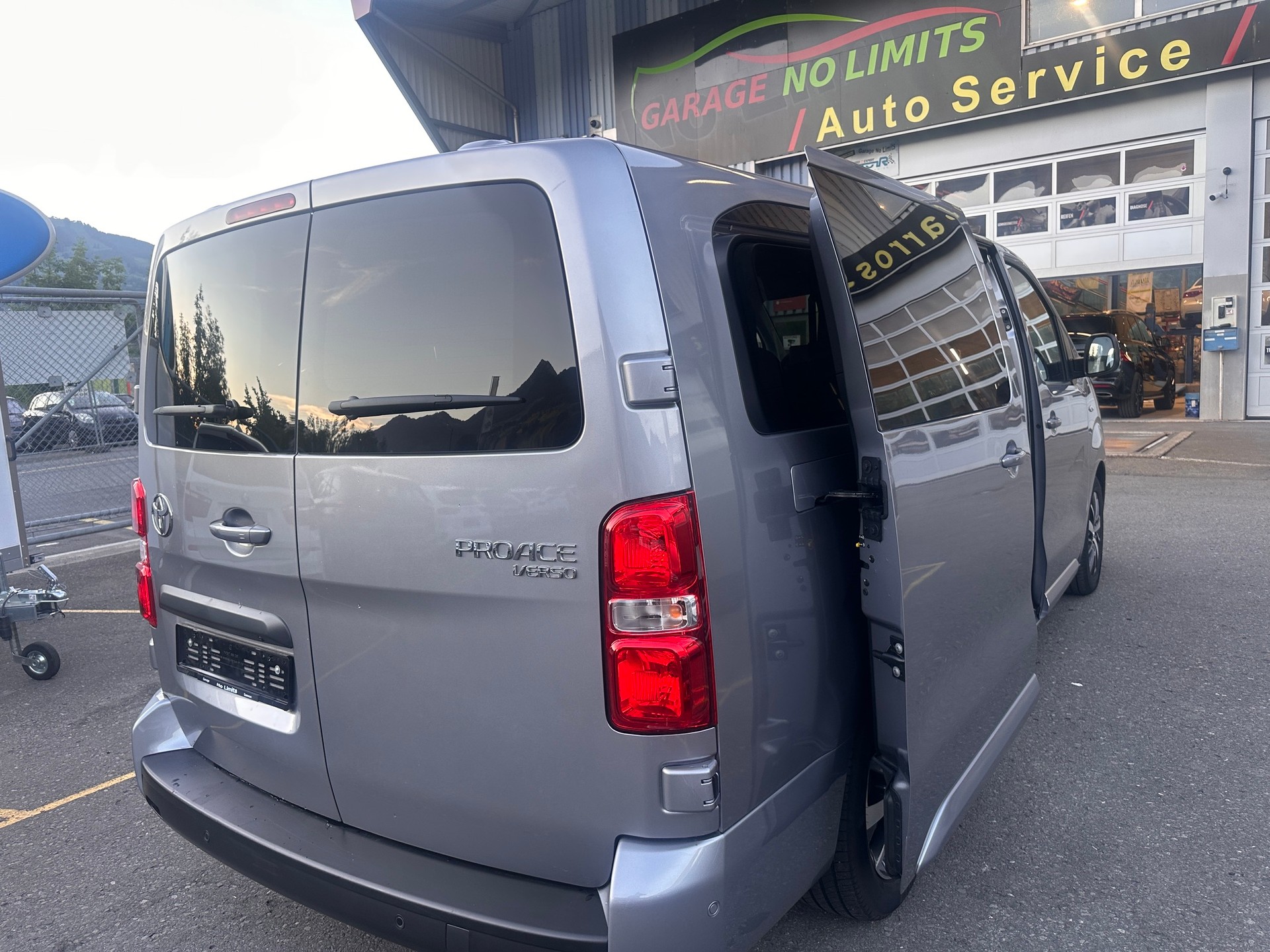 TOYOTA Proace Verso 2.0 D-4D Trend Long Aut.-image-9