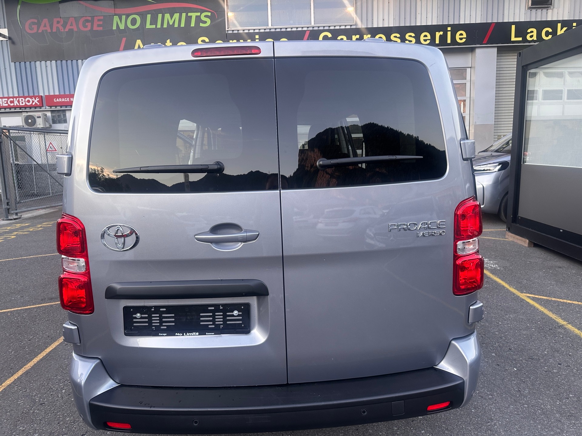 TOYOTA Proace Verso 2.0 D-4D Trend Long Aut.-image-8