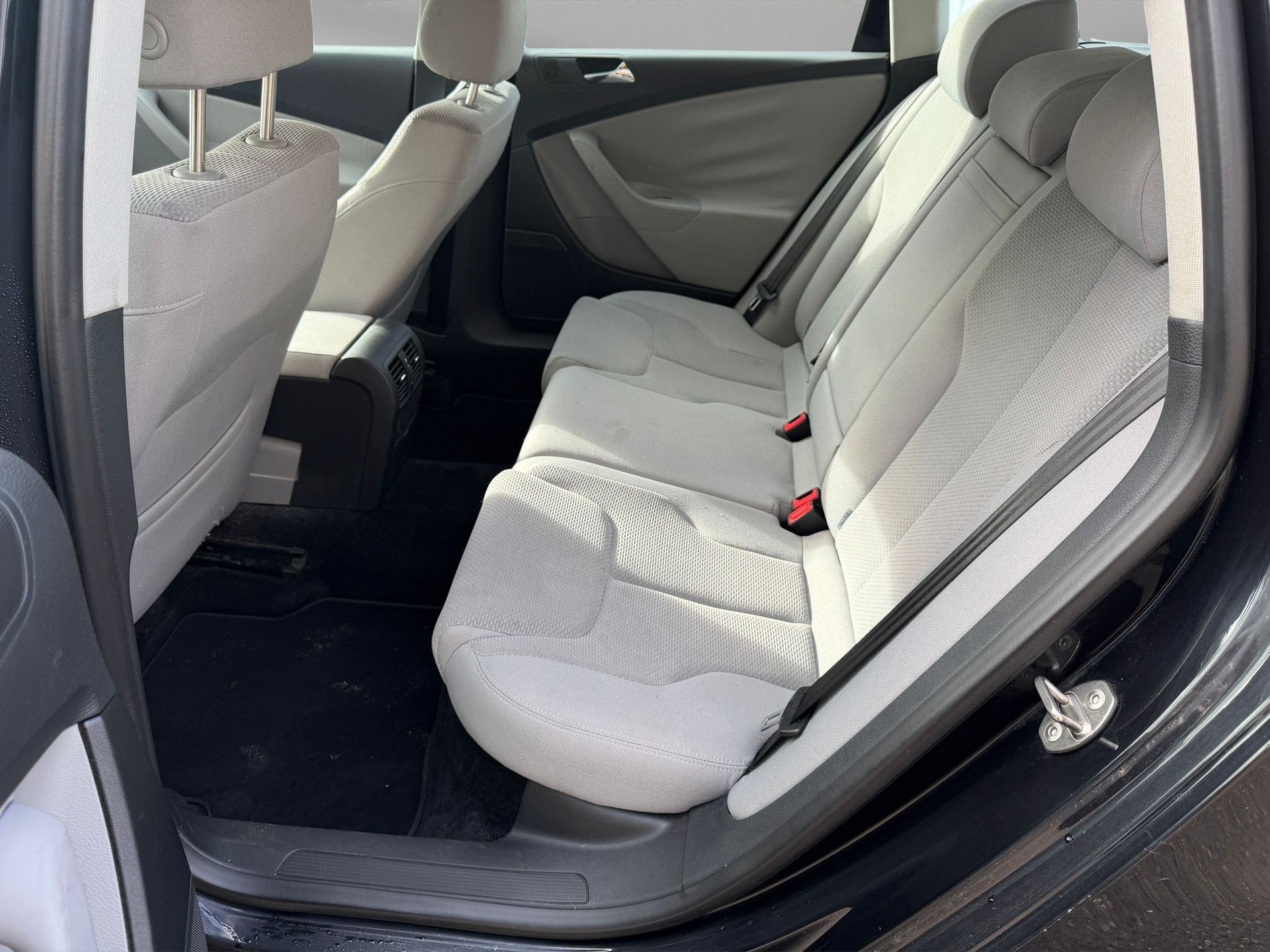VW Passat Variant 2.0 TDI Comfortline DSG-image-11