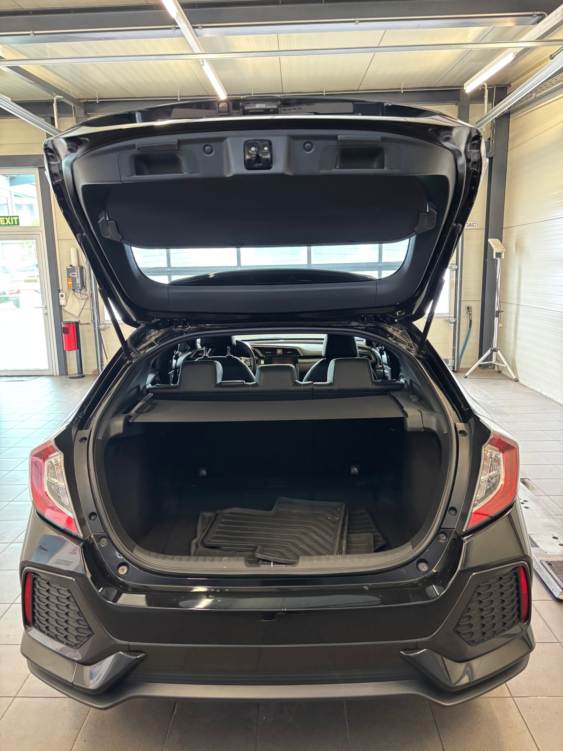 HONDA Civic 1.5 VTEC Sport CVT-image-13