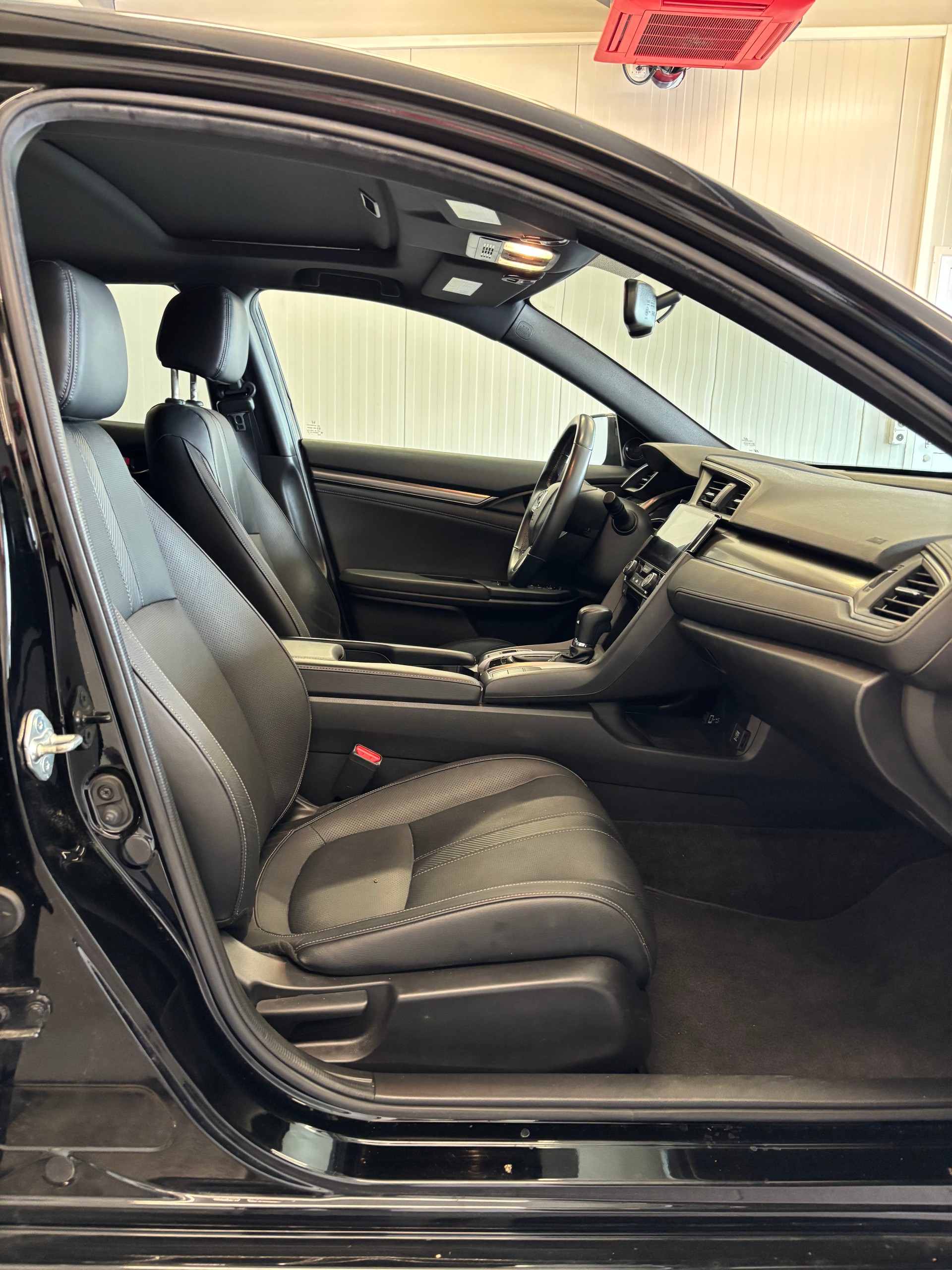 HONDA Civic 1.5 VTEC Sport CVT-image-11