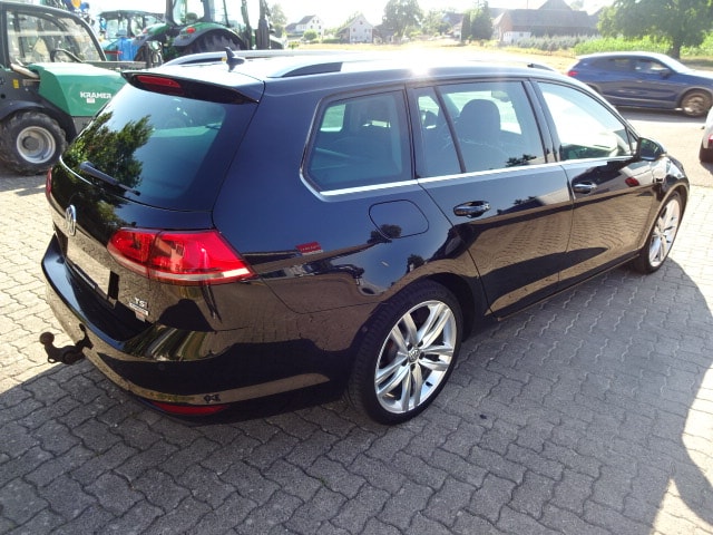 VW Golf Variant 1.4 TSI Highline DSG-image-4