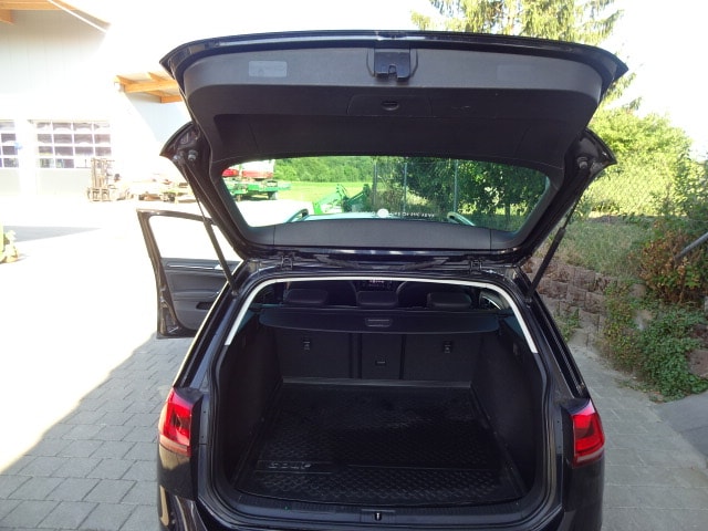 VW Golf Variant 1.4 TSI Highline DSG-image-13