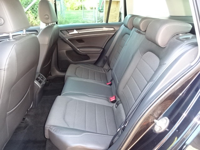 VW Golf Variant 1.4 TSI Highline DSG-image-12