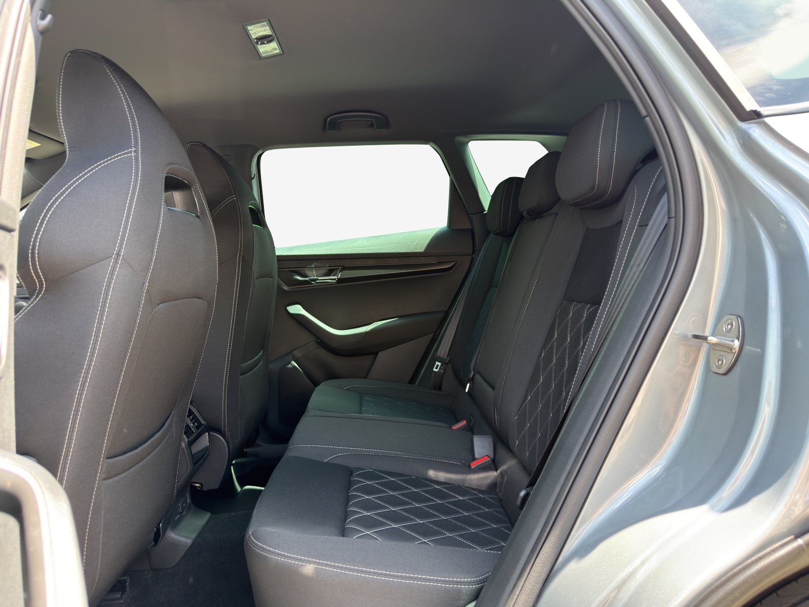SKODA Karoq 2.0 TSI Dynamic Limited Edition 4x4 DSG-image-8