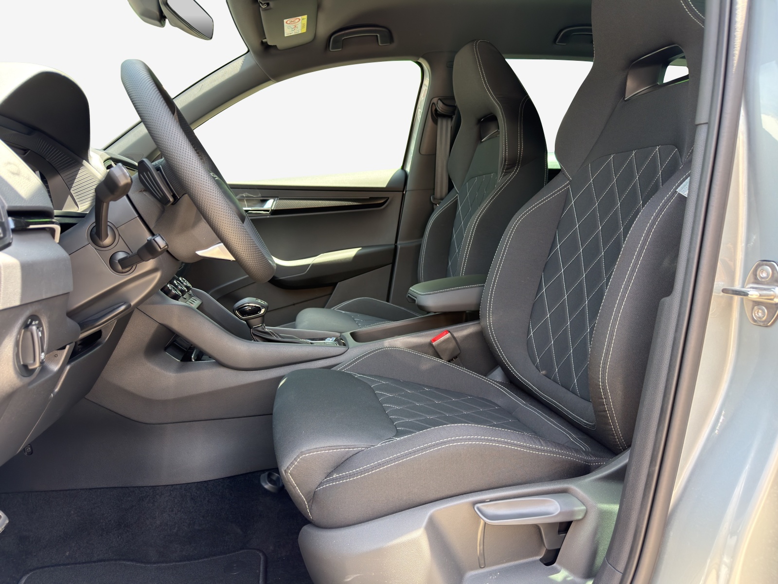 SKODA Karoq 2.0 TSI Dynamic Limited Edition 4x4 DSG-image-7