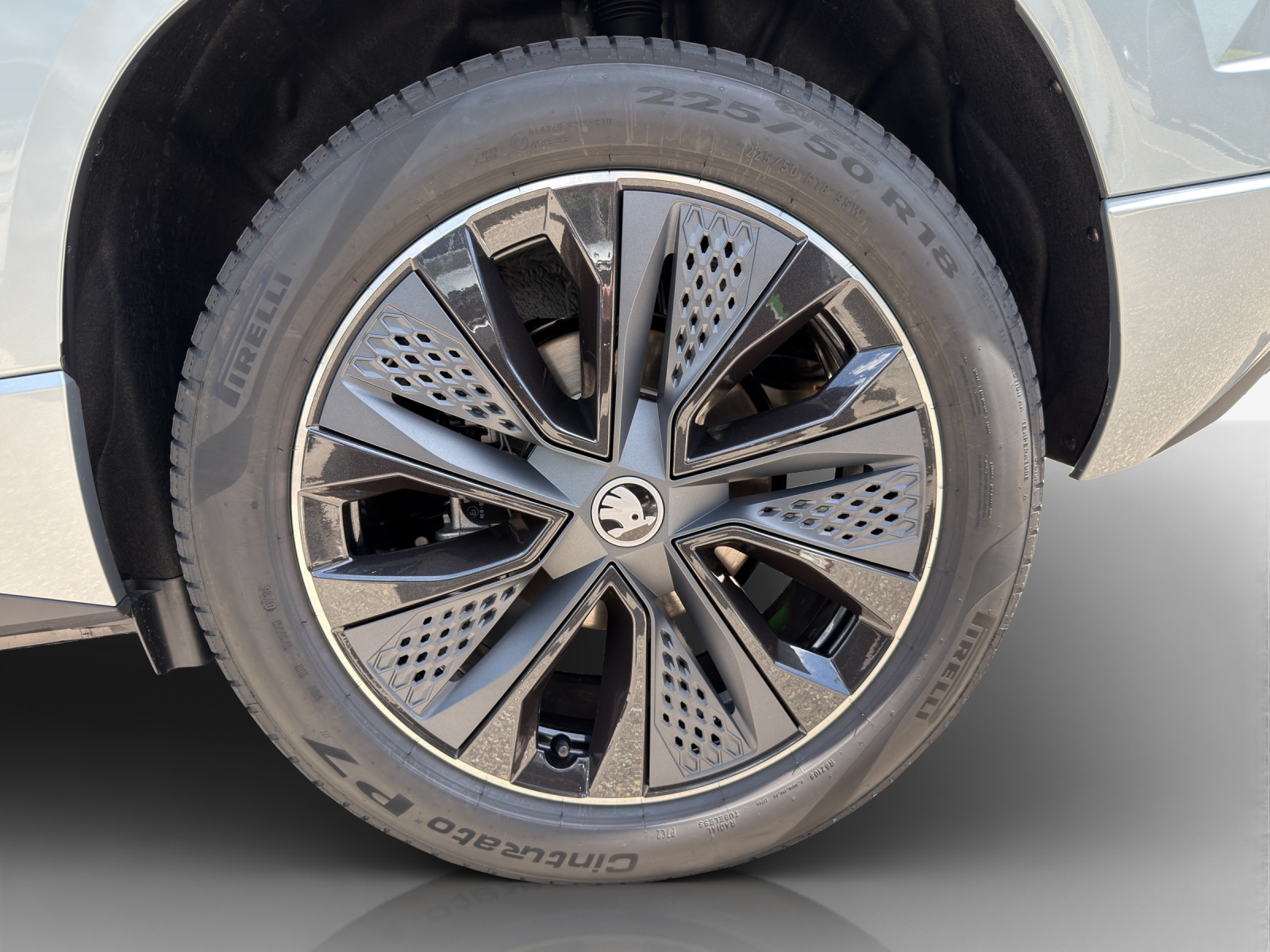 SKODA Karoq 2.0 TSI Dynamic Limited Edition 4x4 DSG-image-15