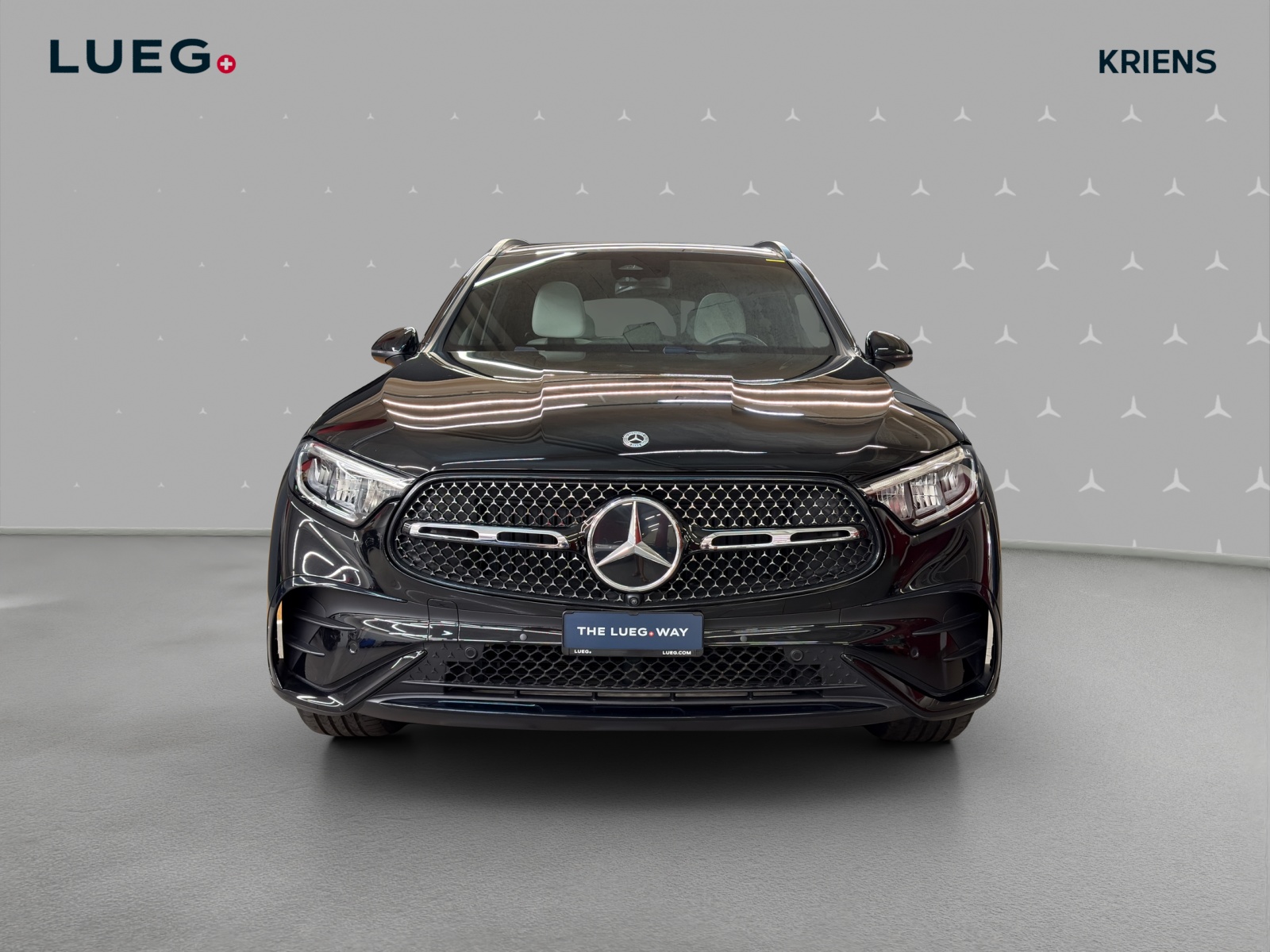 MERCEDES-BENZ GLC 300 4M - AMG / DISTRONIC / 360 Grad Kamera / Panorama-Dach / Soundsystem-image-4