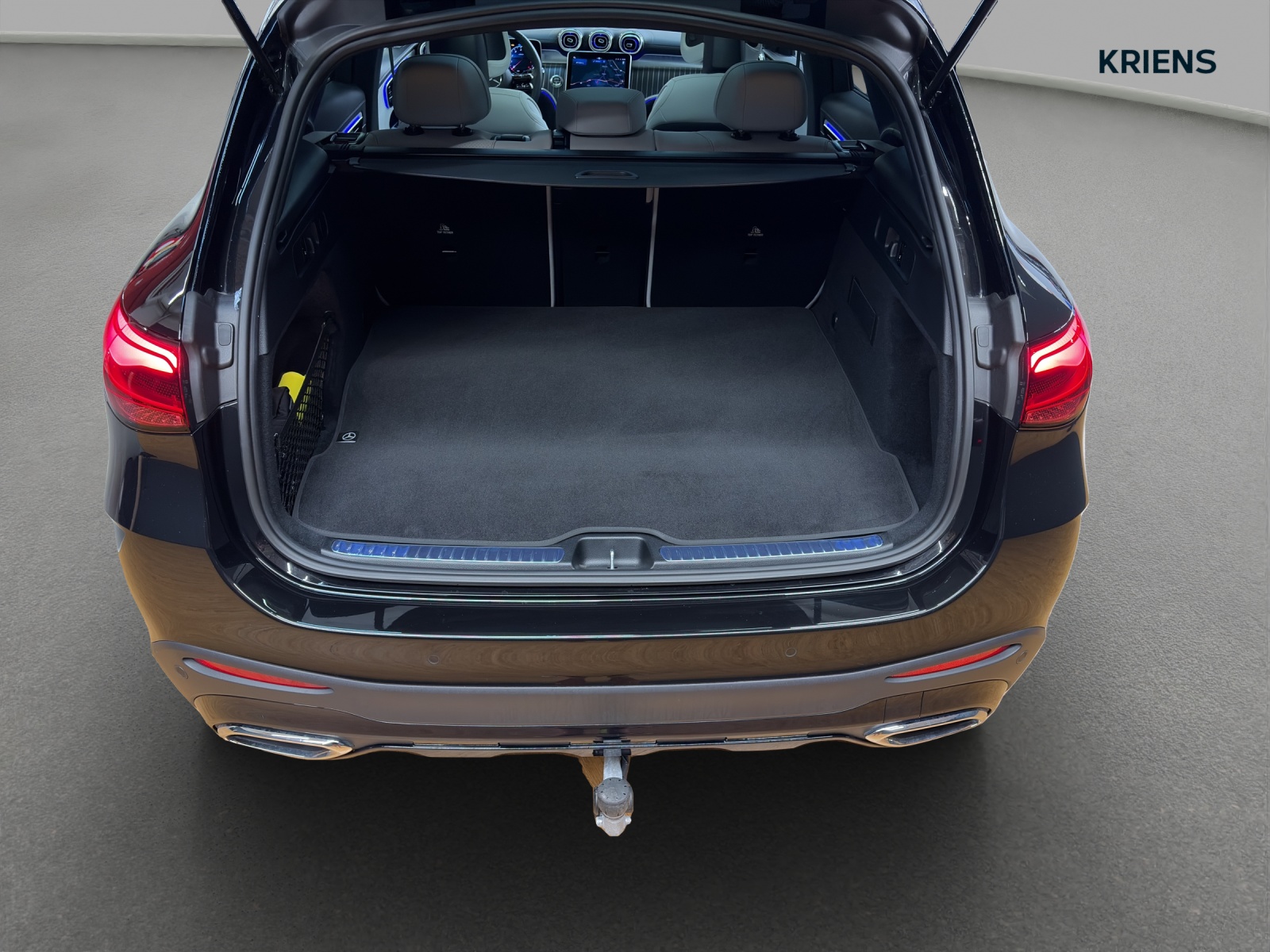 MERCEDES-BENZ GLC 300 4M - AMG / DISTRONIC / 360 Grad Kamera / Panorama-Dach / Soundsystem-image-14