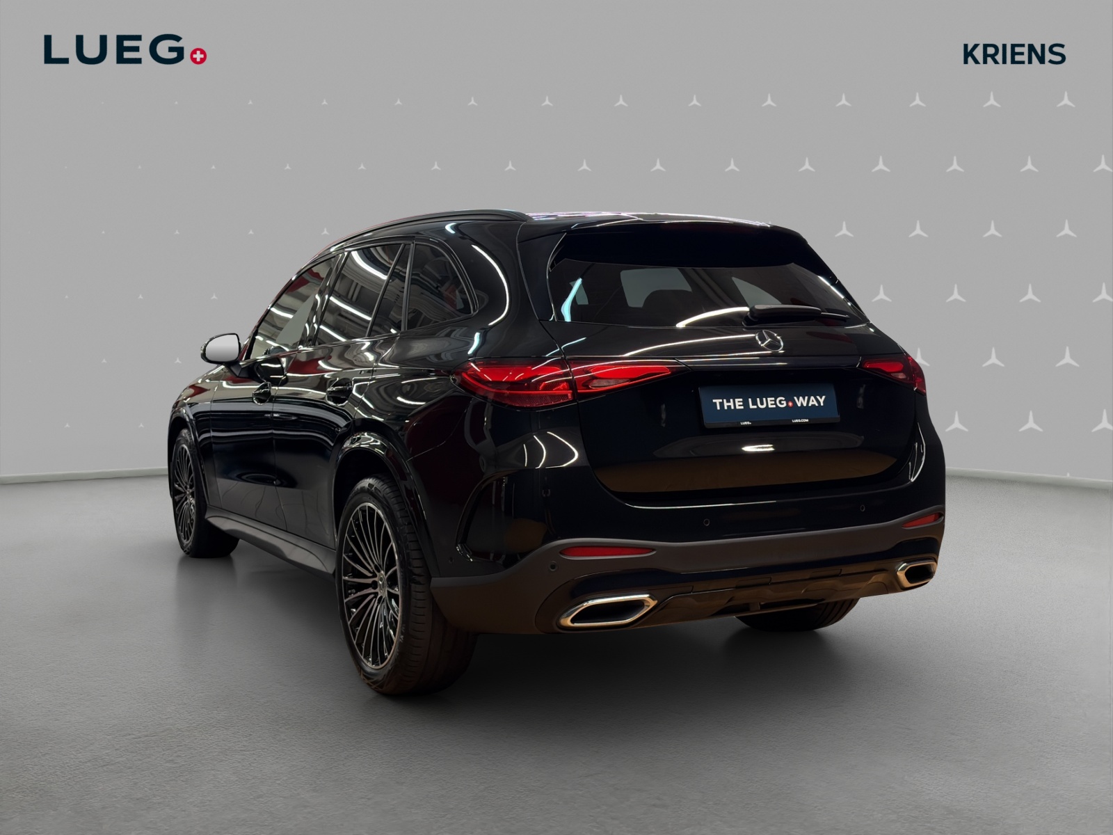 MERCEDES-BENZ GLC 300 4M - AMG / DISTRONIC / 360 Grad Kamera / Panorama-Dach / Soundsystem-image-2