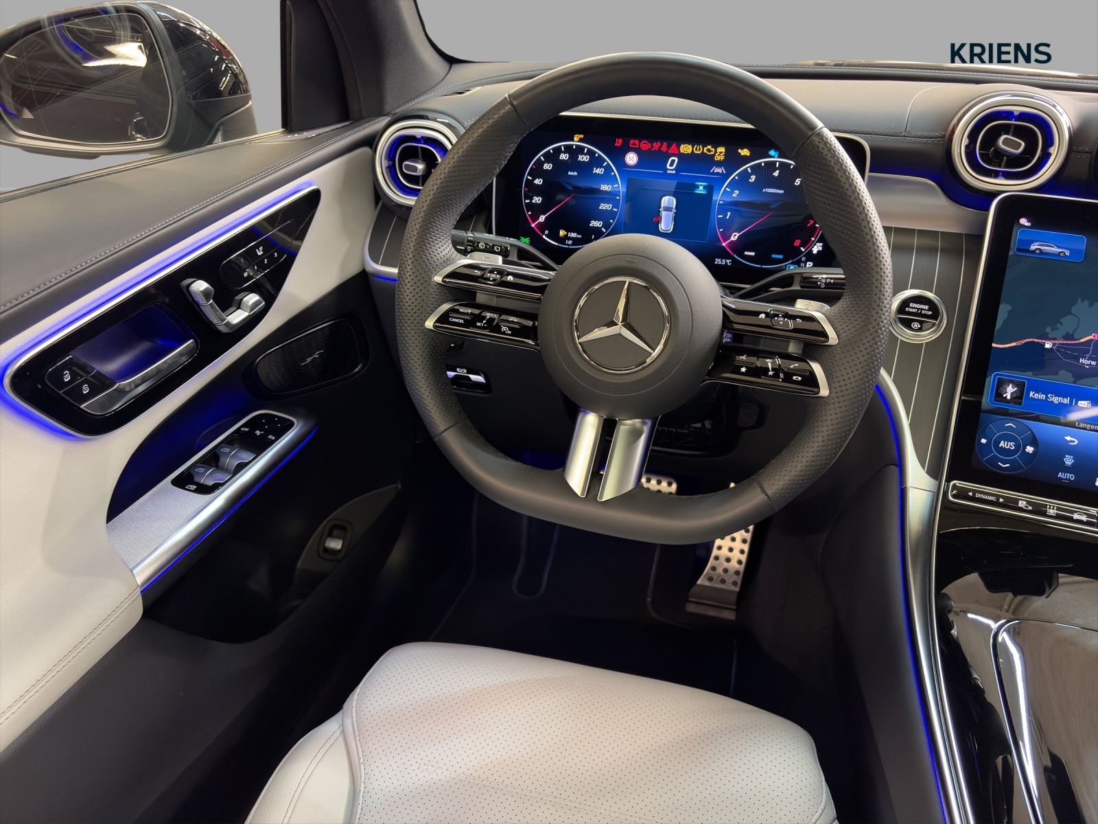 MERCEDES-BENZ GLC 300 4M - AMG / DISTRONIC / 360 Grad Kamera / Panorama-Dach / Soundsystem-image-11
