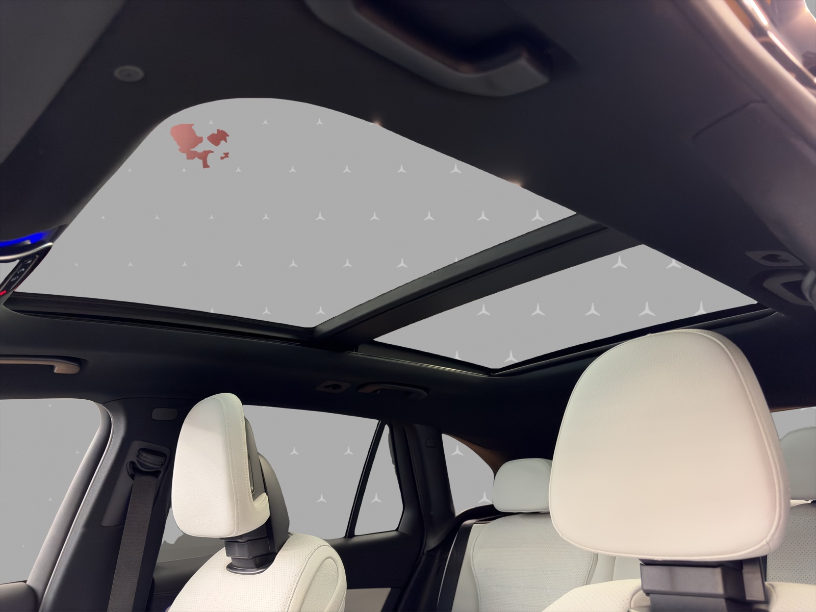 MERCEDES-BENZ GLC 300 4M - AMG / DISTRONIC / 360 Grad Kamera / Panorama-Dach / Soundsystem-image-8