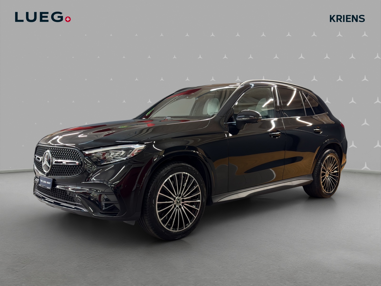 MERCEDES-BENZ GLC 300 4M - AMG / DISTRONIC / 360 Grad Kamera / Panorama-Dach / Soundsystem-image-0