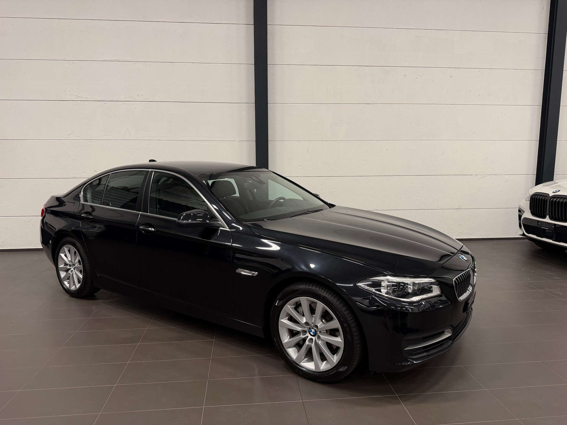 BMW 525d xDrive Steptronic-image-3