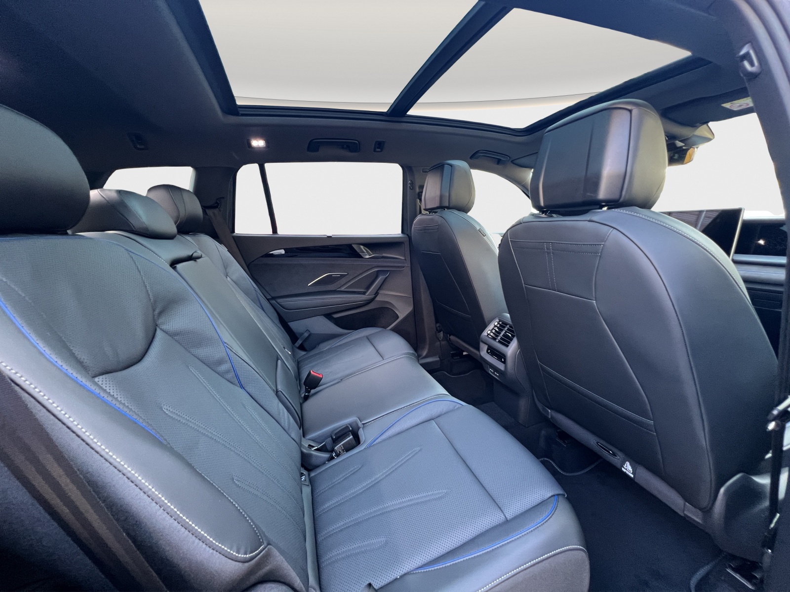 VW Tayron 2.0 TSI R-Line Plus DSG 4Motion-image-11