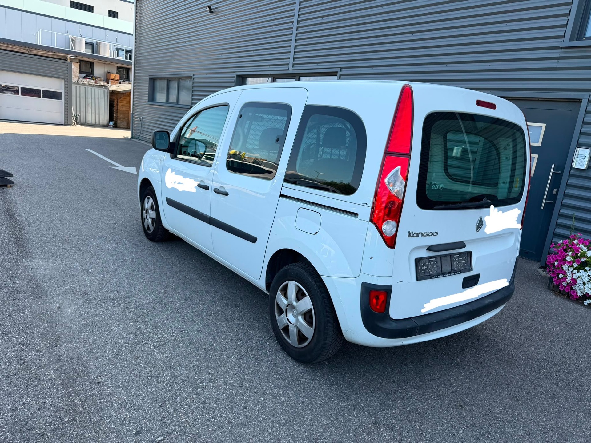RENAULT Kangoo 1.6 16V Dynamique Automatic-image-4