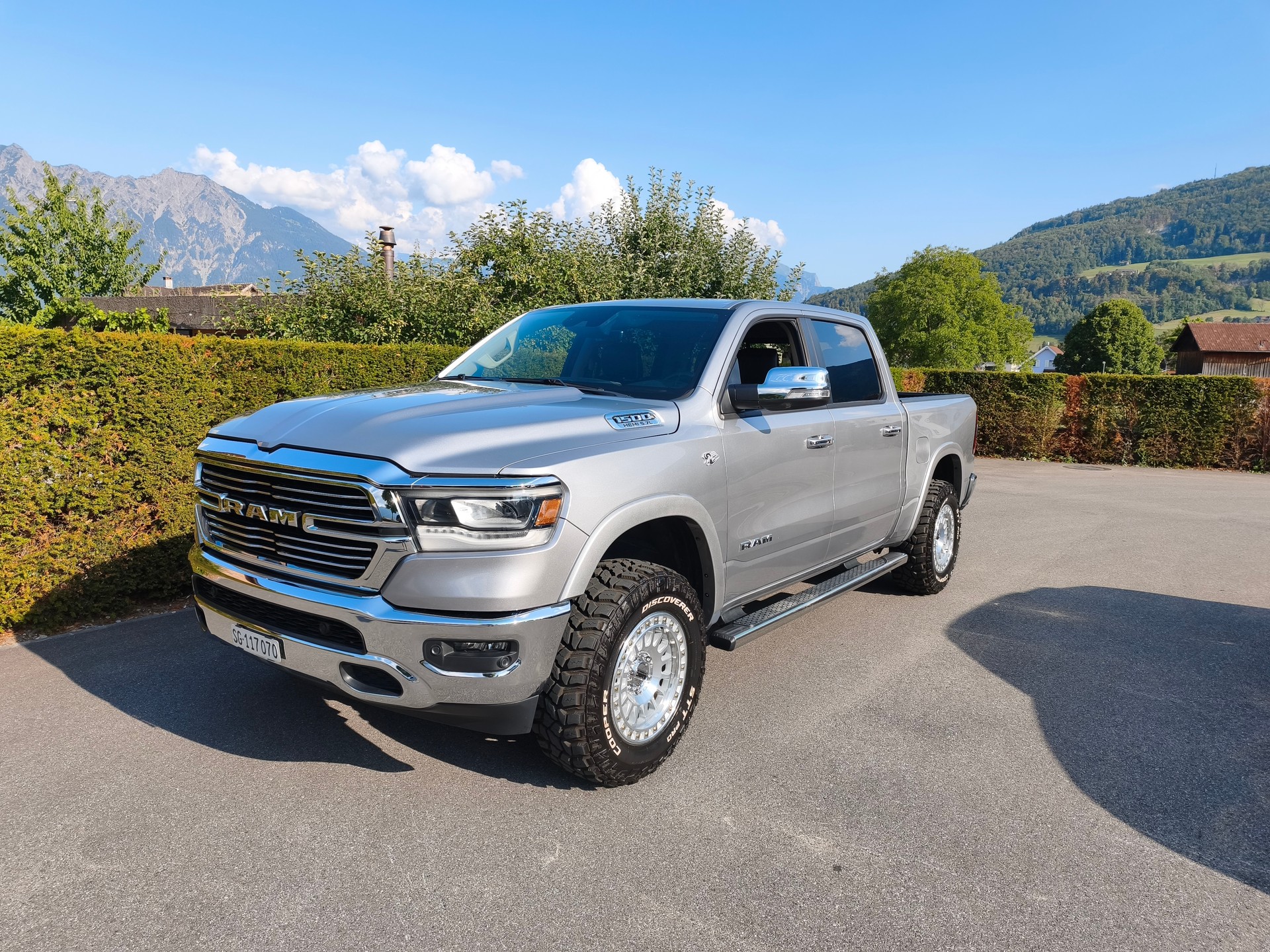 DODGE 1500 Crew Cab Laramie Special Edition-image-0
