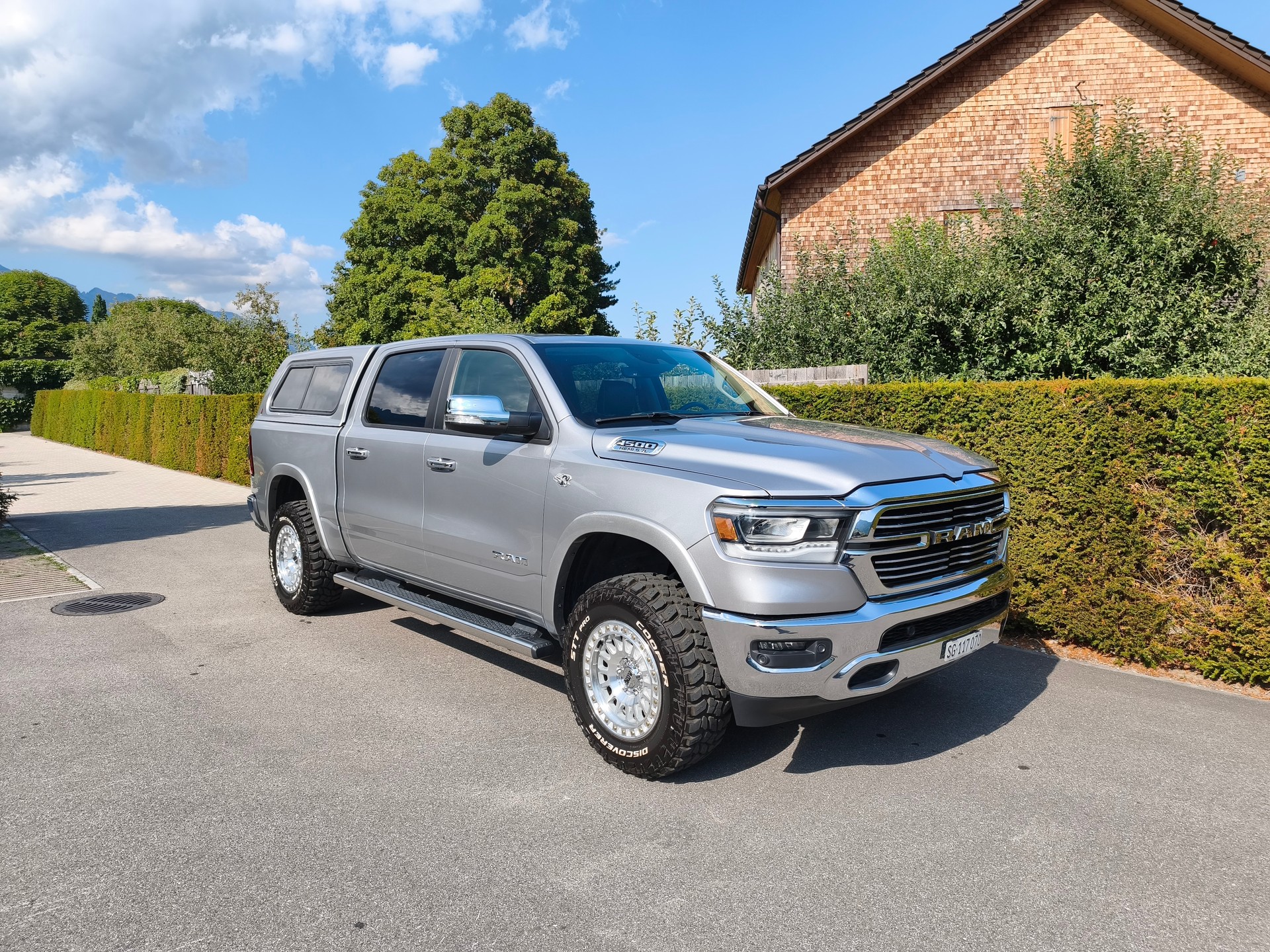 DODGE 1500 Crew Cab Laramie Special Edition-image-17