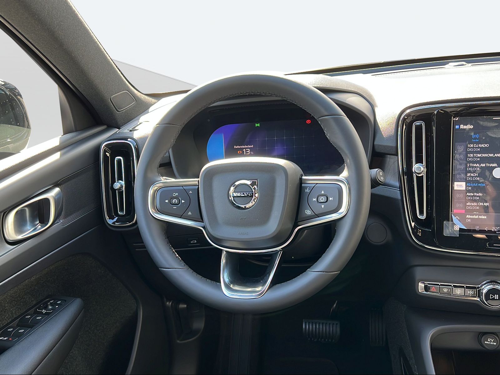 VOLVO XC40 P8 Twin Plus AWD-image-11
