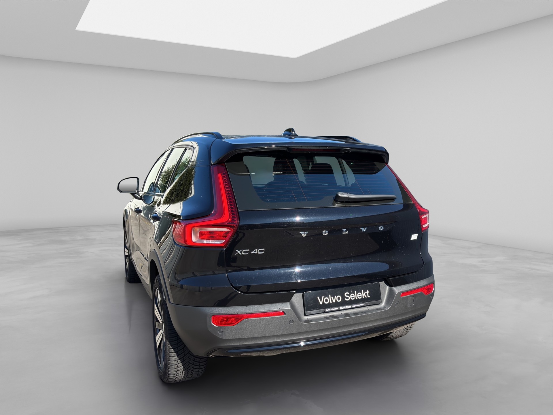 VOLVO XC40 P8 Twin Plus AWD-image-2