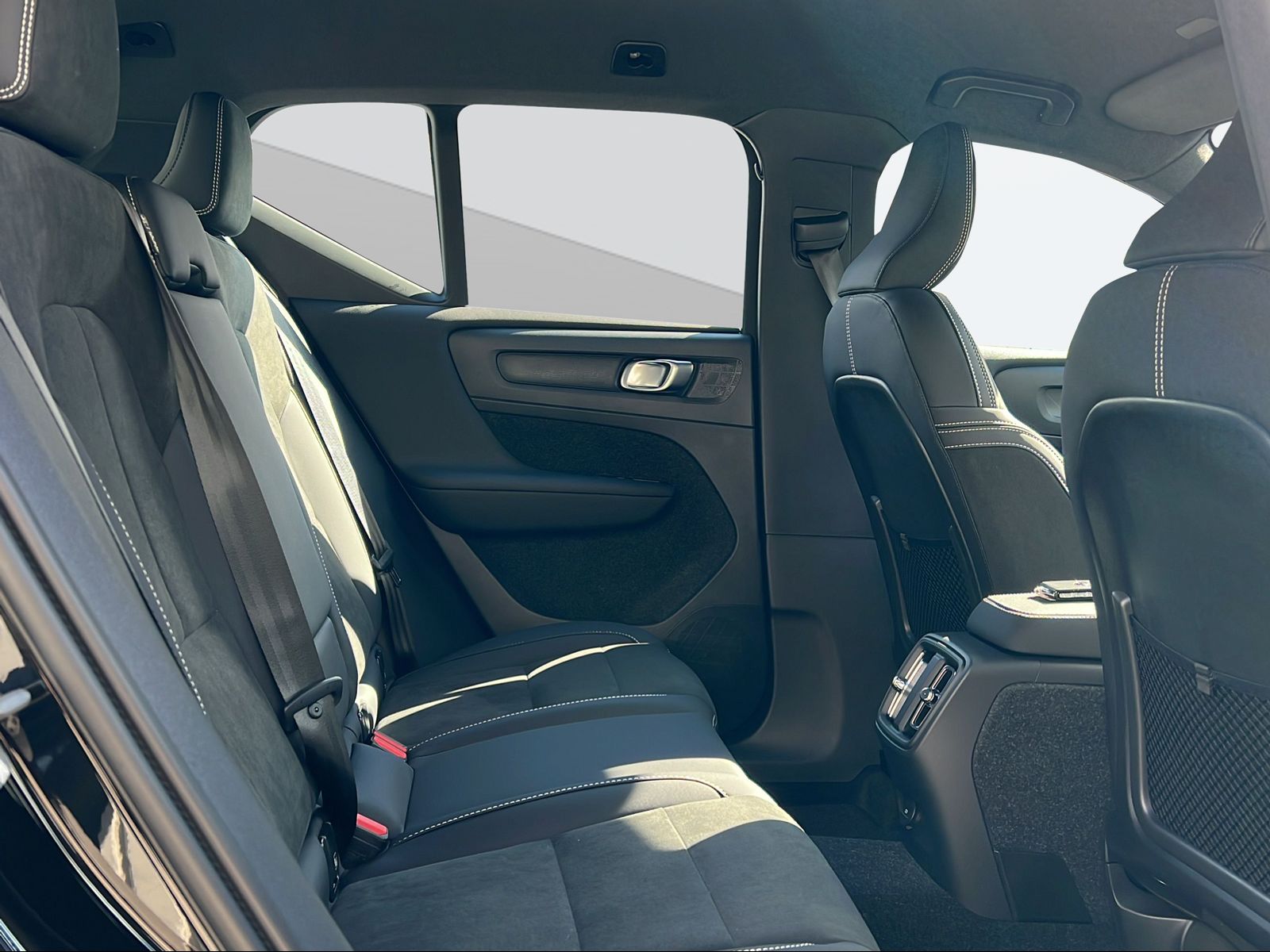 VOLVO XC40 P8 Twin Plus AWD-image-12