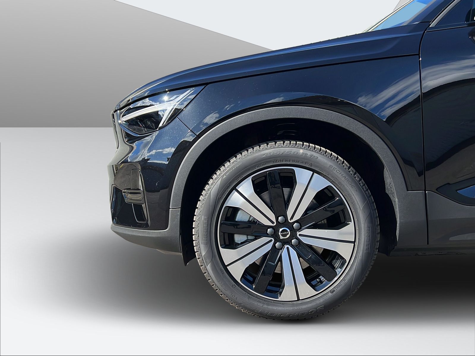 VOLVO XC40 P8 Twin Plus AWD-image-8