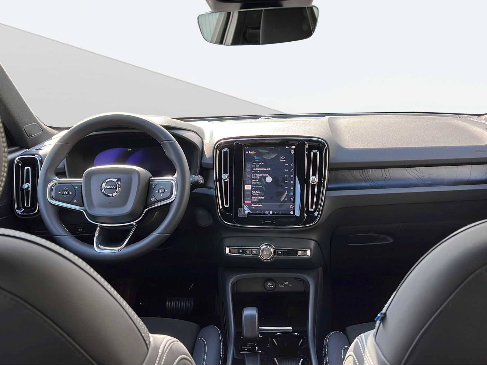 VOLVO XC40 P8 Twin Plus AWD-image-10