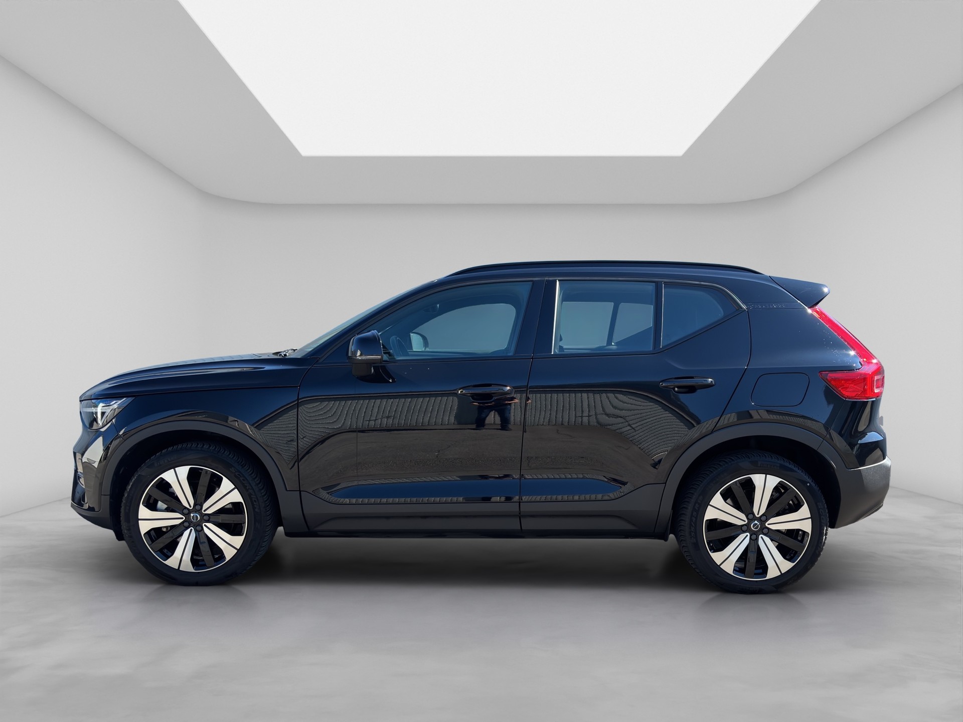 VOLVO XC40 P8 Twin Plus AWD-image-1