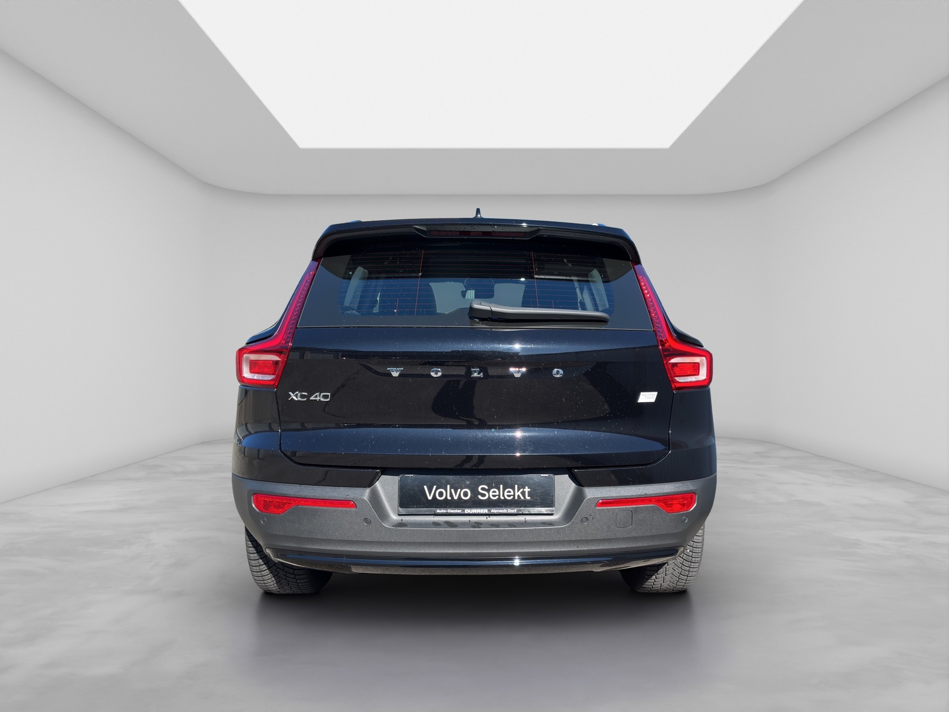 VOLVO XC40 P8 Twin Plus AWD-image-4