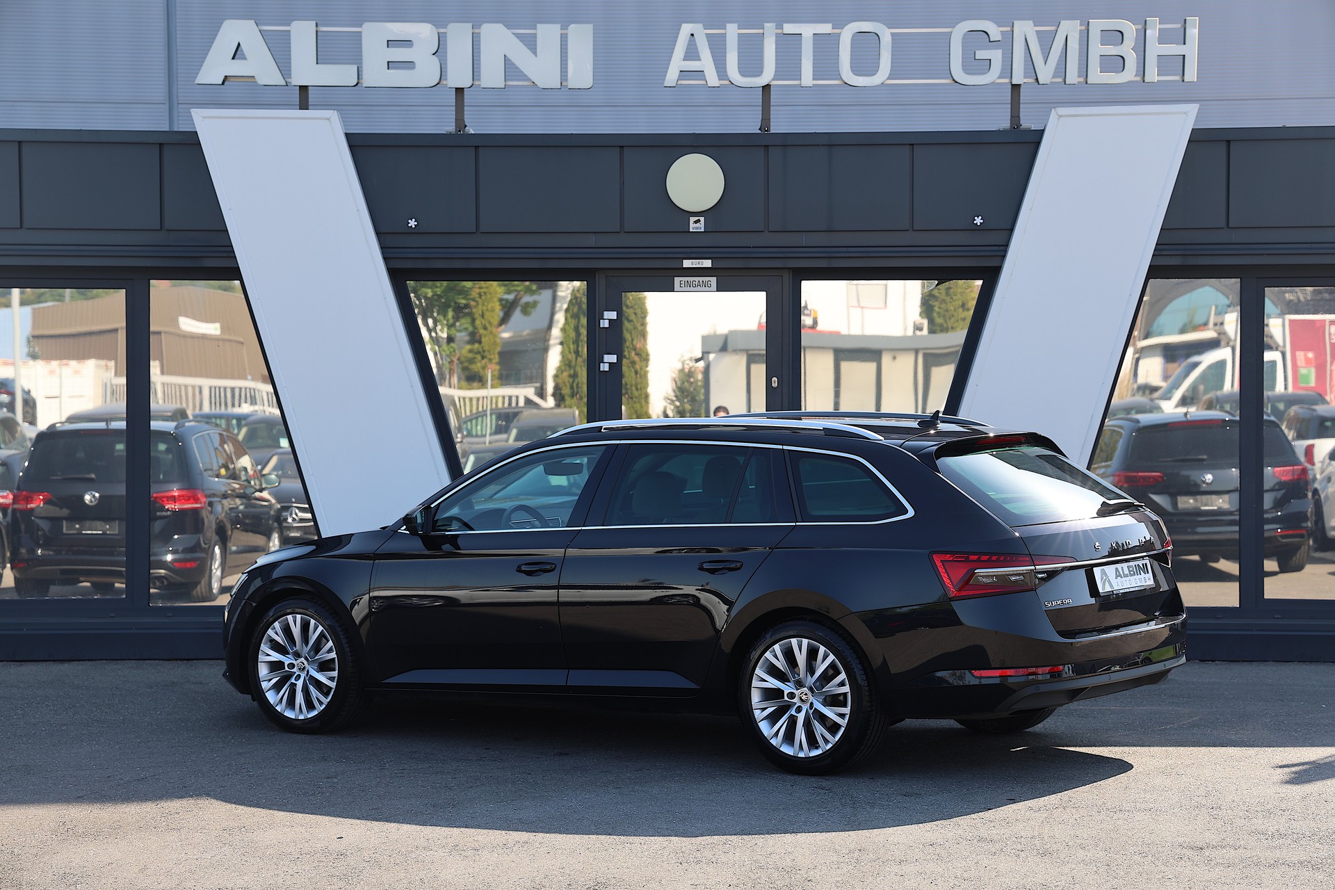 SKODA Superb Combi 2.0 TDI Style DSG-showroom-element-3