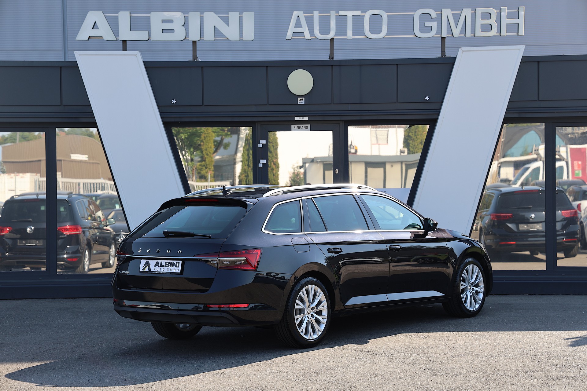 SKODA Superb Combi 2.0 TDI Style DSG-showroom-element-2