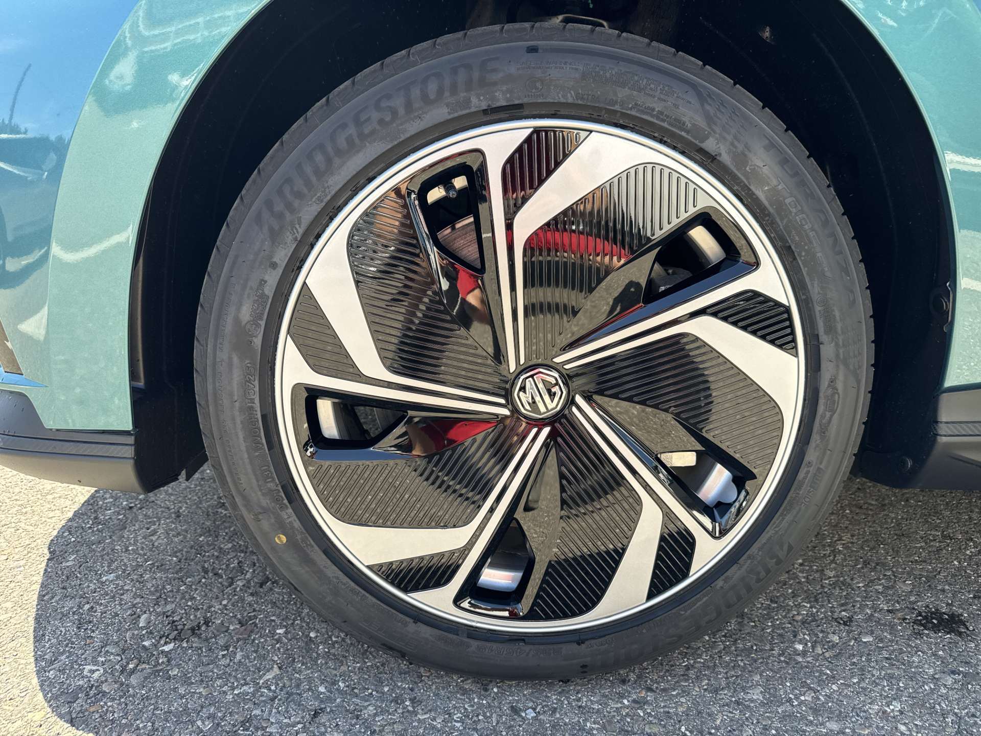 MG 4 EV 64kWh Premium Facelift Automat-image-8