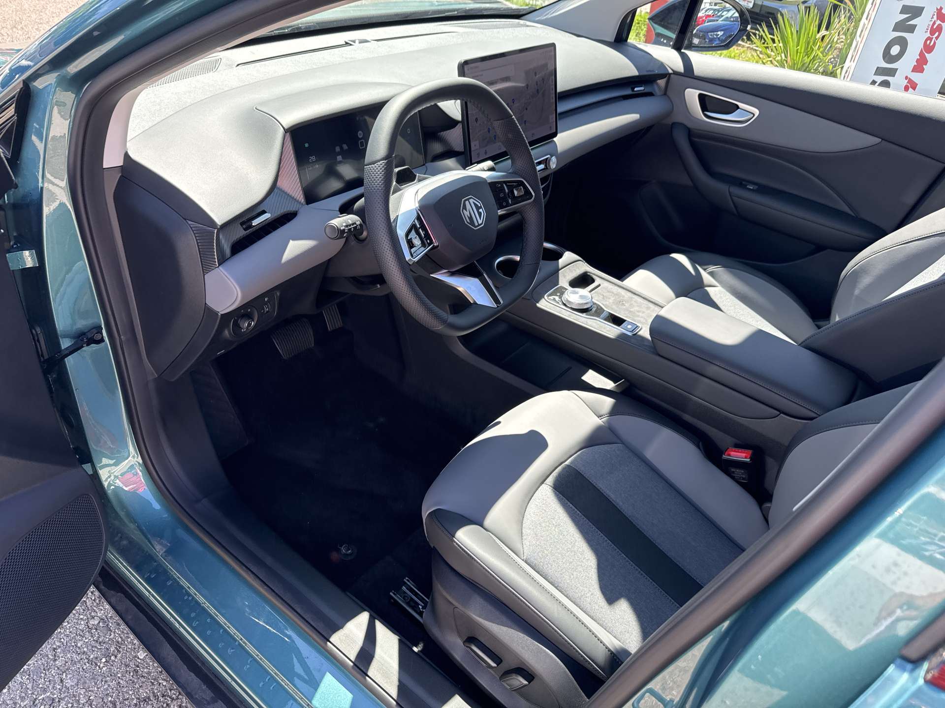 MG 4 EV 64kWh Premium Facelift Automat-image-5