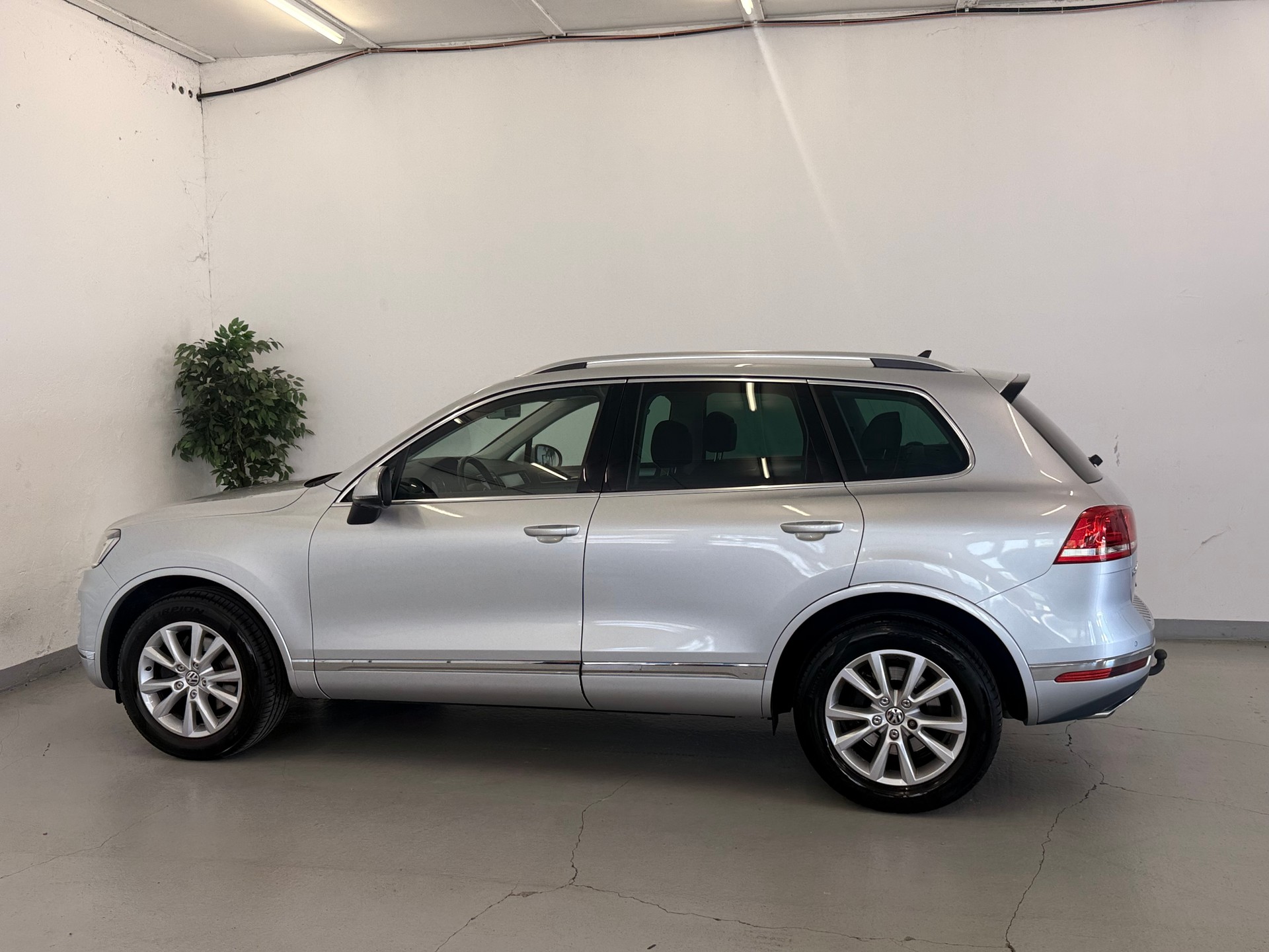VW Touareg 3.0 TDI BlueMotion Technology Tiptronic-image-4