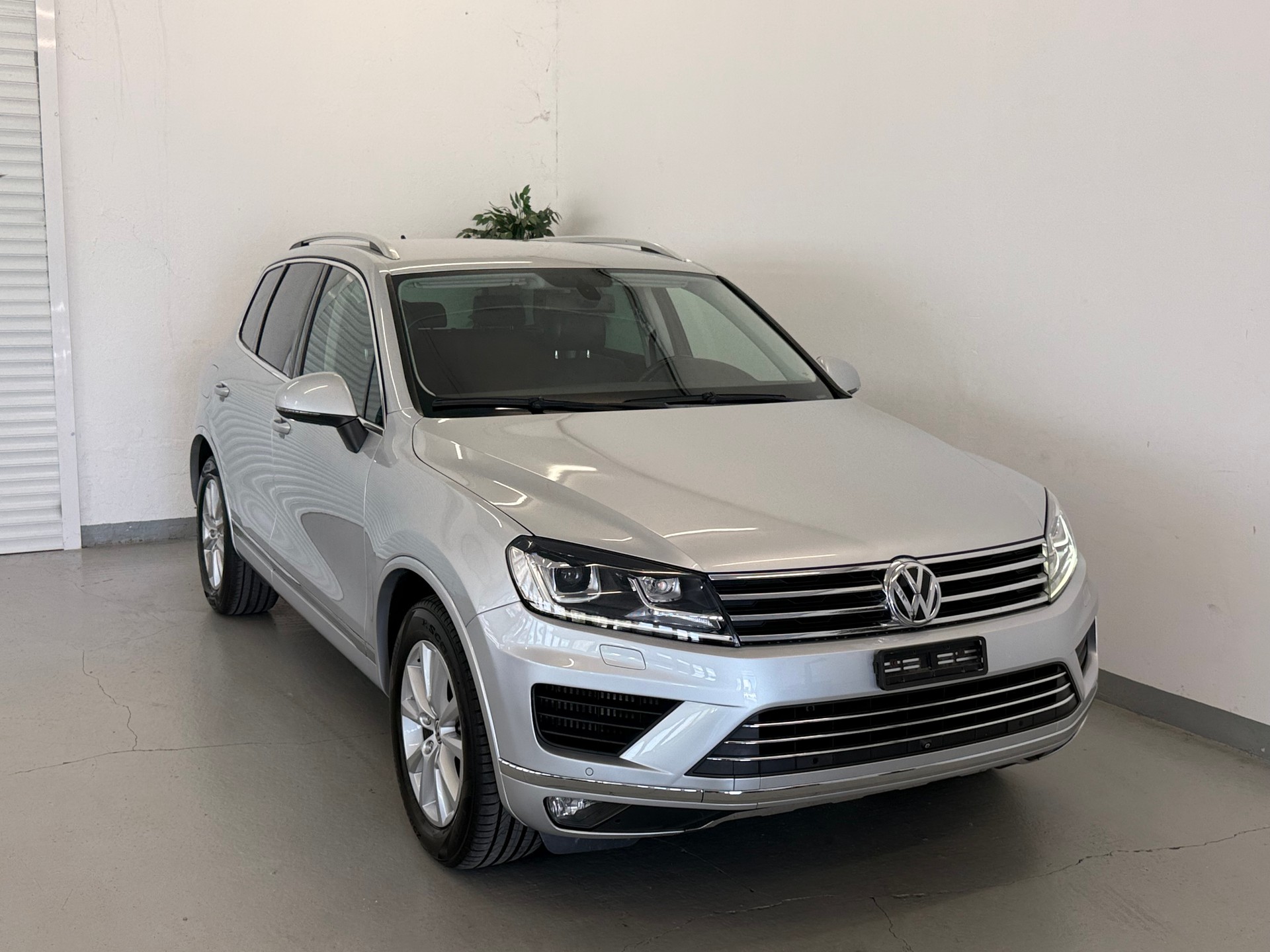 VW Touareg 3.0 TDI BlueMotion Technology Tiptronic-image-0