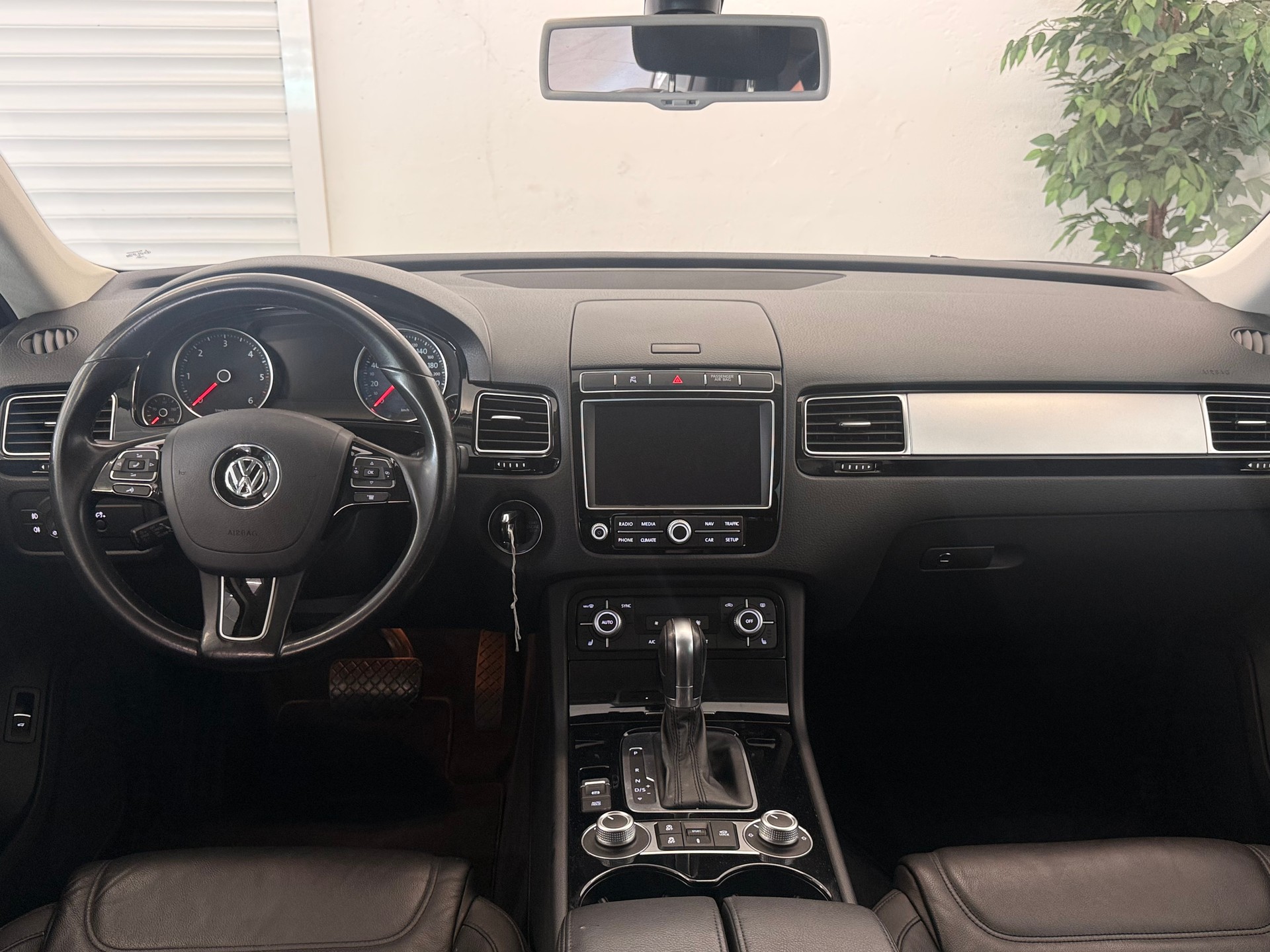 VW Touareg 3.0 TDI BlueMotion Technology Tiptronic-image-7