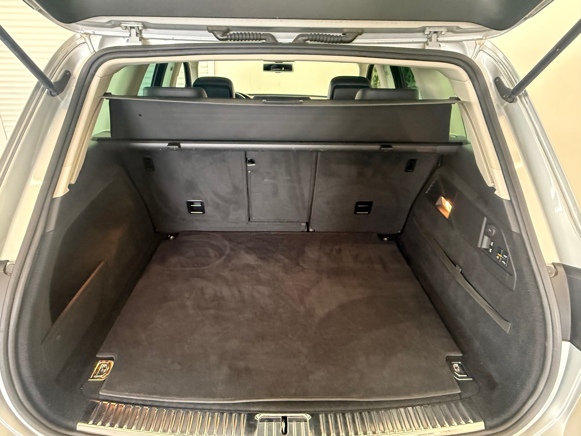 VW Touareg 3.0 TDI BlueMotion Technology Tiptronic-image-12