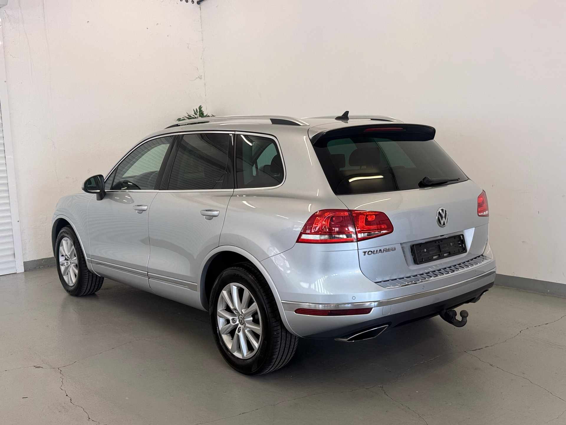 VW Touareg 3.0 TDI BlueMotion Technology Tiptronic-image-3