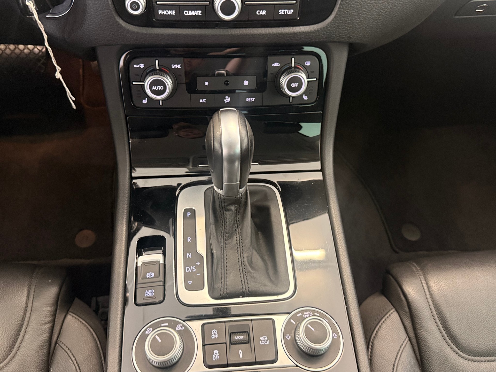 VW Touareg 3.0 TDI BlueMotion Technology Tiptronic-image-10