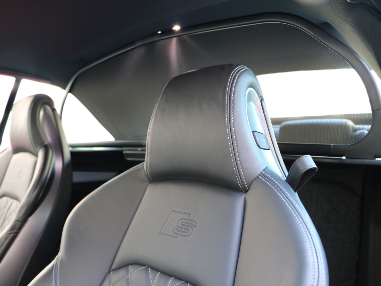 AUDI S5 Cabriolet 3.0 TFSI quattro tiptronic-image-18
