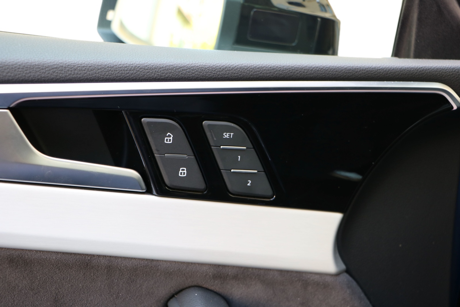 AUDI S5 Cabriolet 3.0 TFSI quattro tiptronic-image-24