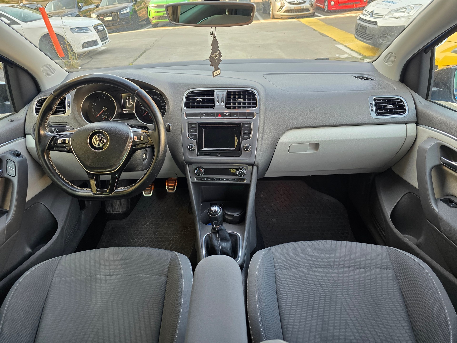 VW Polo 1.2 TSI BMT Comfortline-image-2