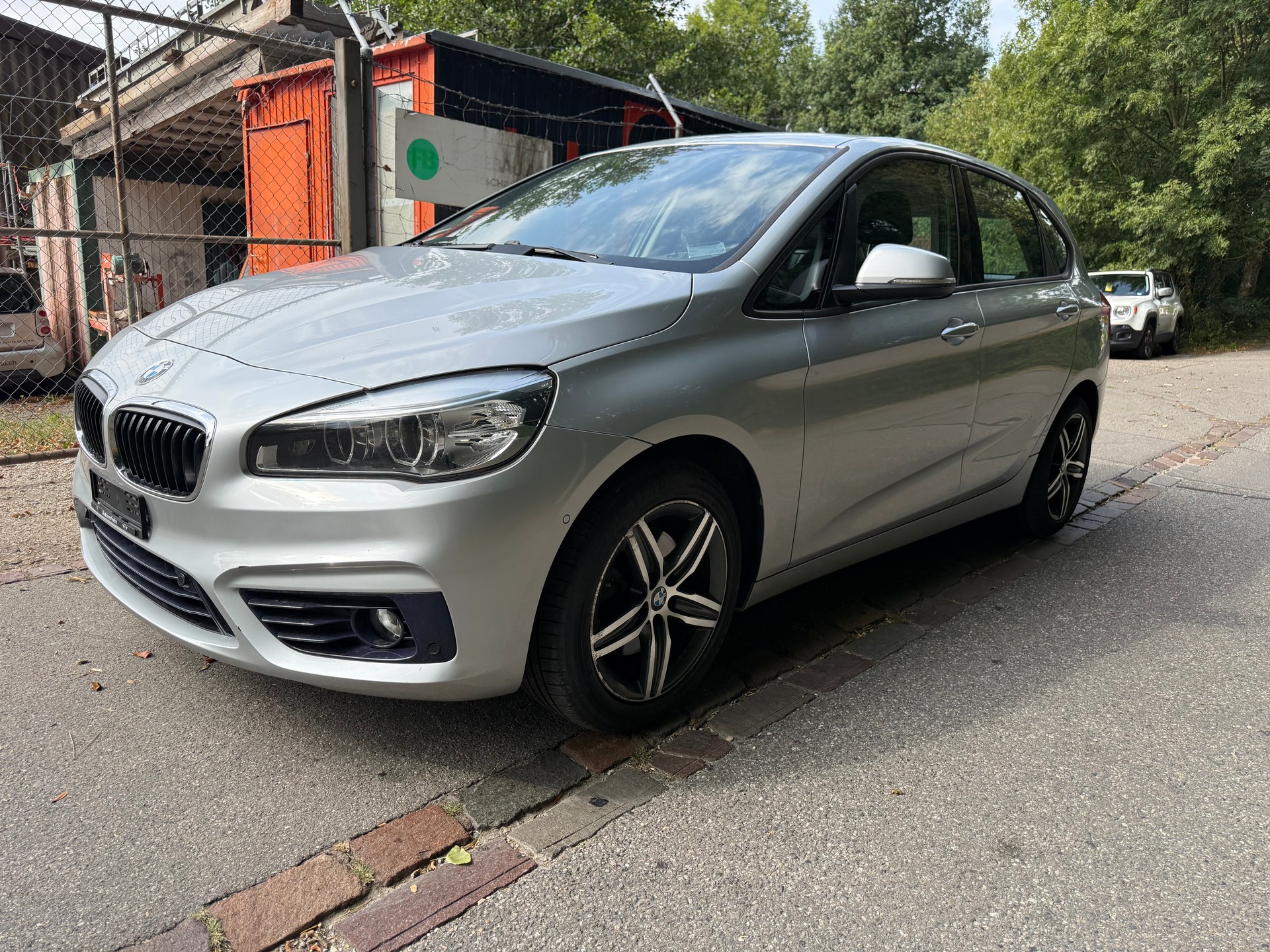 BMW 220i Active Tourer Sport Line Steptronic-image-2